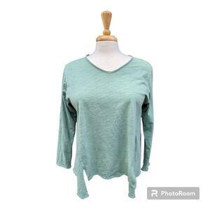 Kleen Bi-level Hem Knit Top V Neck in Sage Green Women's Size L